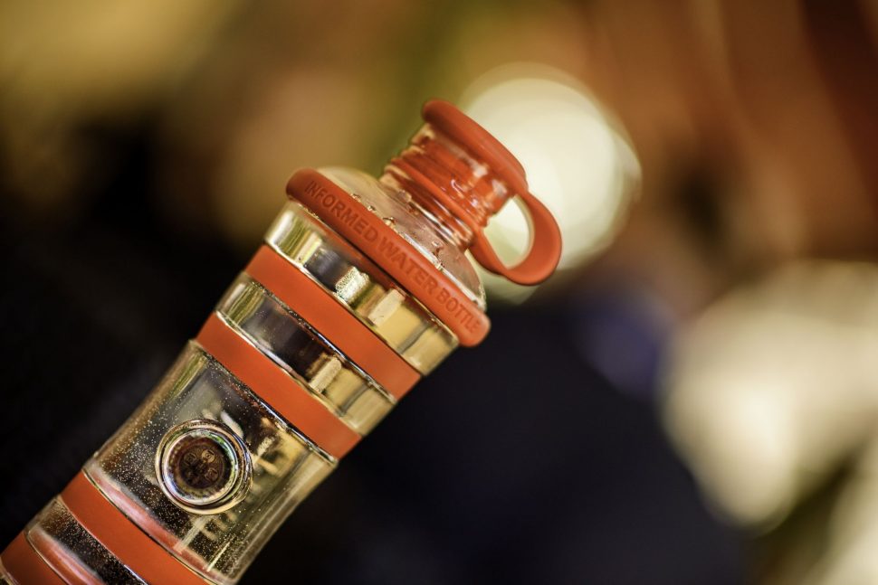červená Inteligentná informovaná sklenená fľaša na pitie